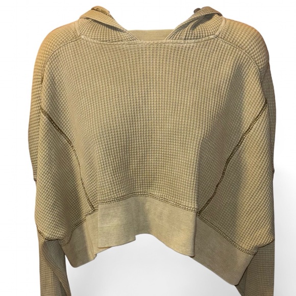 Urban Outfitters Women’s Cropped Hoodie Shirt Thermal Waffle Size XL Relaxed Fit - Picture 3 of 9